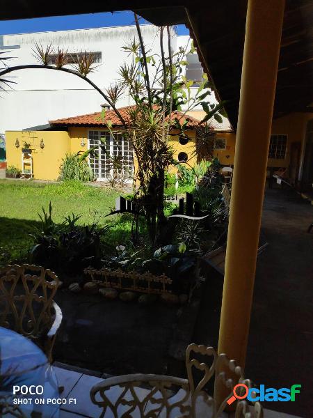 Ótima casa a venda no centro, próximo ao INSS