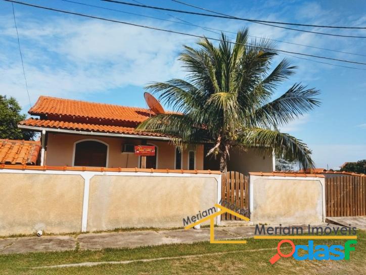 Ótima casa em condomínio!