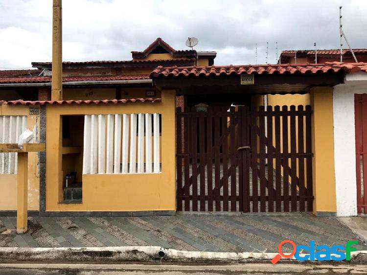 Casa Com 4 quartos Sendo 1 suite e Duas Vagas na garagem