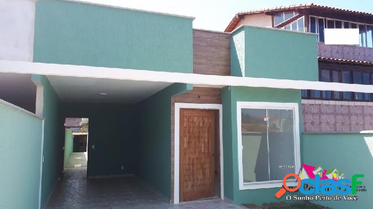 Casa à Venda, 3 Dormitórios a 1 Quadra da Praia de