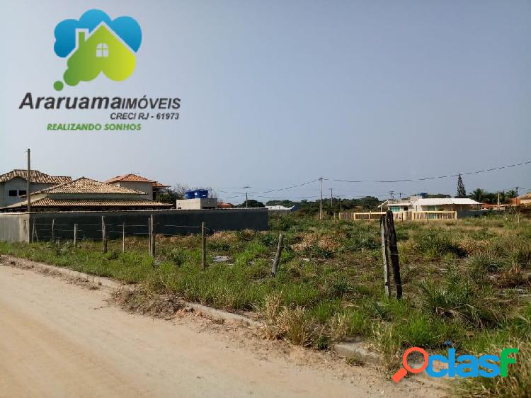 Excelente terreno com 740m² a poucos metros do mar de praia