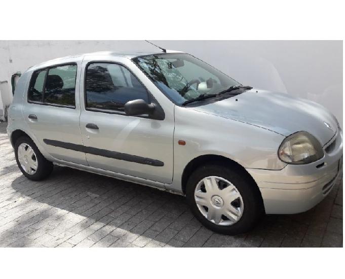 41) 99709-4666 -> Vendo Clio Hatch 2003 - segunda dona