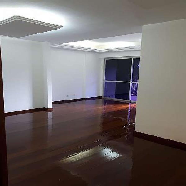 Apartamento 04 quartos na Tijuca para locação.