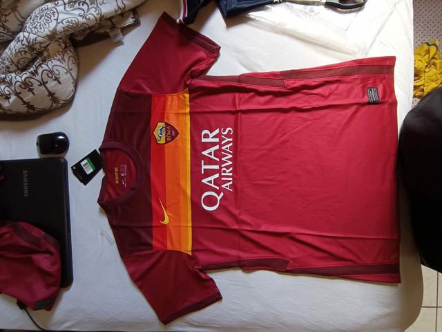 Camisas Roma e PSG embaladas G