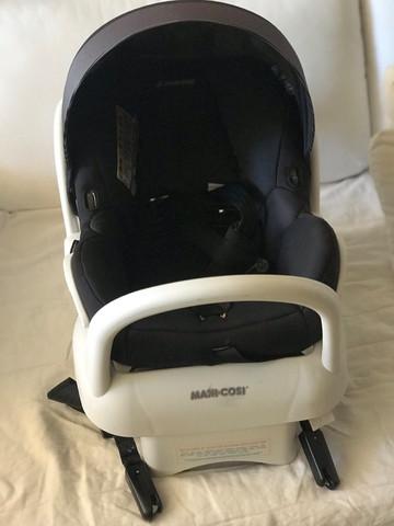 Carrinho Quinny Buzz e bebê conforto maxi cosi