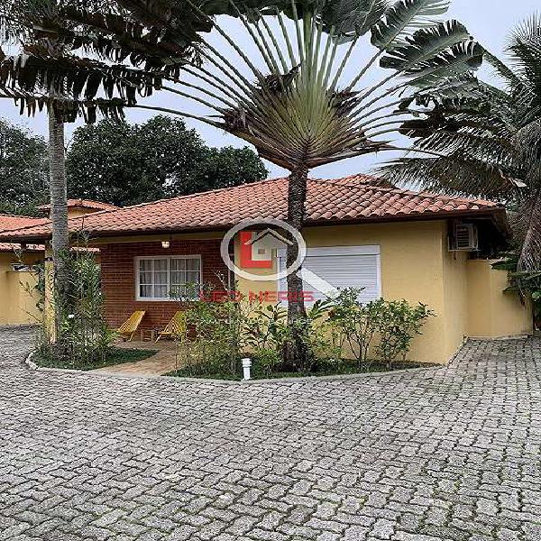 Casa em Condomínio para à venda com 3 quartos 90 m2 no