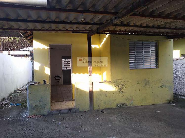 Casa para venda com 75 metros quadrados com 2 quartos