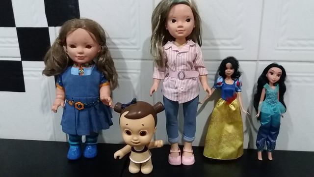 Lot 5 brinquedos bonecas originais (tudo por 120 reais)