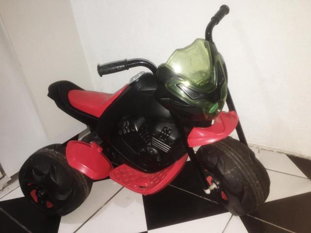 Moto elétrica infantil