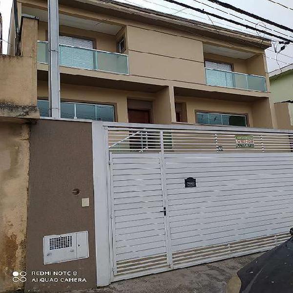 Sobrado para venda possui 90 metros quadrados com 2 quartos