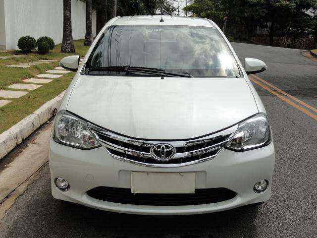 Toyota Etios Platinum Sed. 1.5 Flex 16v 4p Mec.