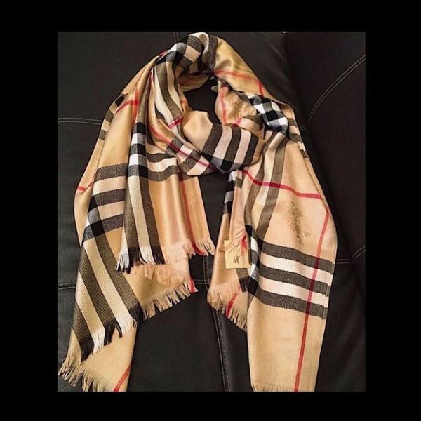 lenço echarpe clássico xadrez cashmere burberry