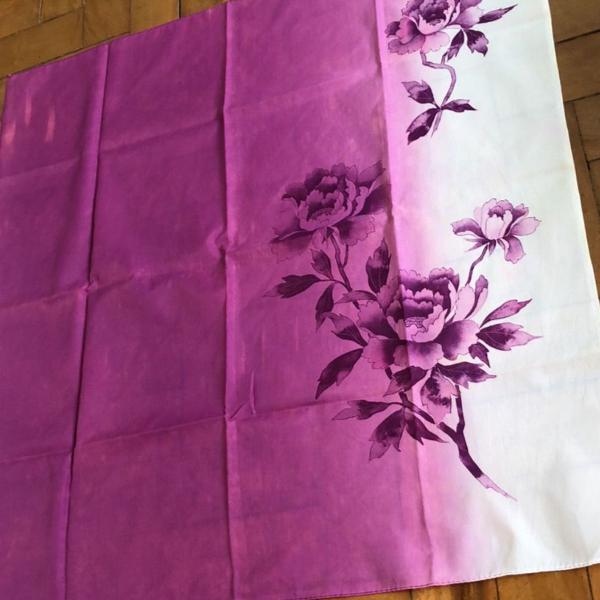 lenço florido oriental 71x69cm 100% nylon