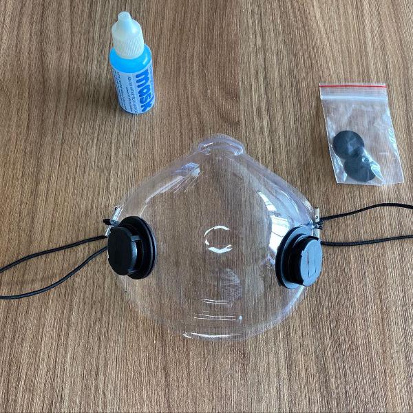 máscara transparente