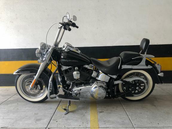 Harley-Davidson - Softail Deluxe