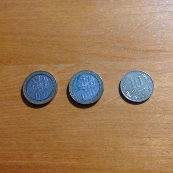 Lote 3 Moedas Pesos Chileno 100 pesos e 10 pesos ler