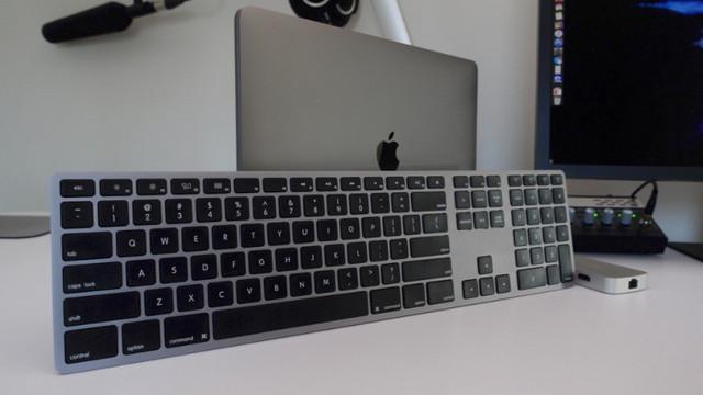 Teclado Magic Keyboard Apple Black Space Gray