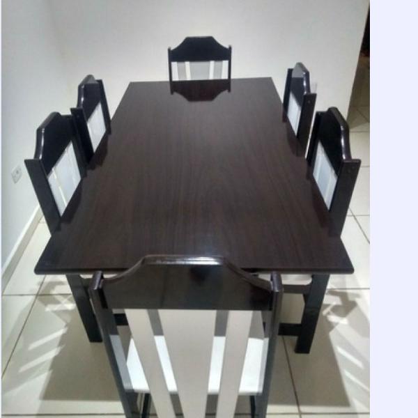 Vendo mesa de jantar com 6 cadeiras