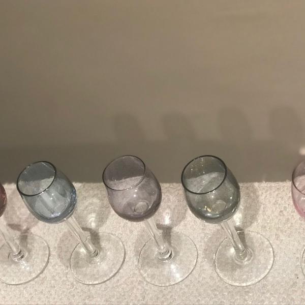 jogo de 6 taças coloridas de cristal para liquor