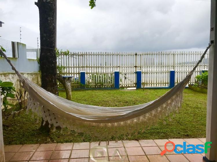 Casa para locação de temporada com pé na areia no