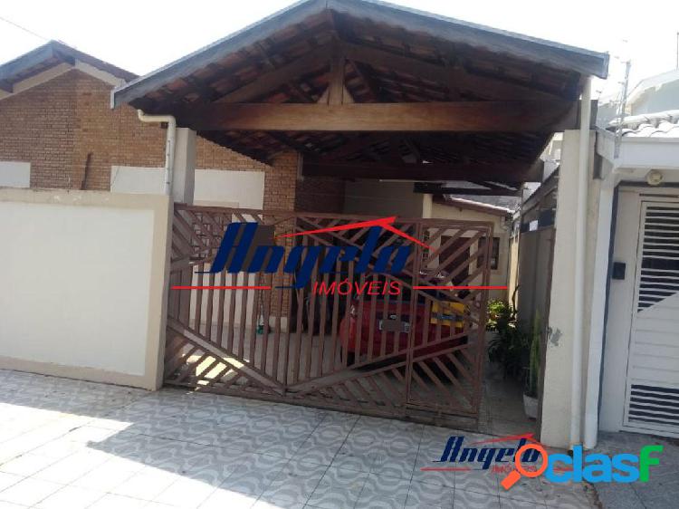 Linda Casa à Venda na Vila São Geraldo em Taubaté