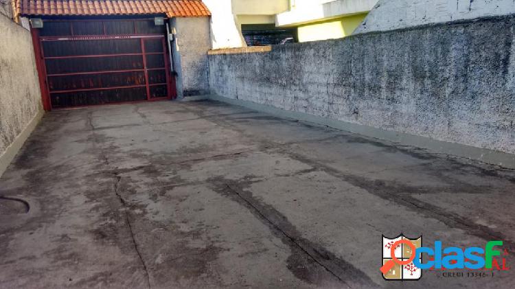 VENDO TERRENO COM CASA PEQUENA NOS FUNDOS
