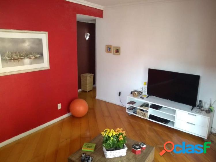 Ótima Casa Duplex com 4 Quartos, Terraço e Garagem Coberta