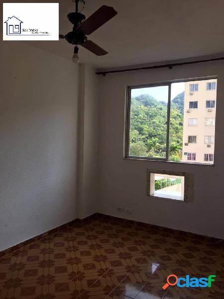 Alugo apartamento no Camorim