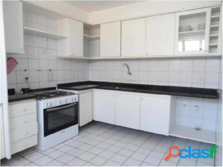 Apartamento com 4 dorms em Jaboatão dos Guararapes - Centro