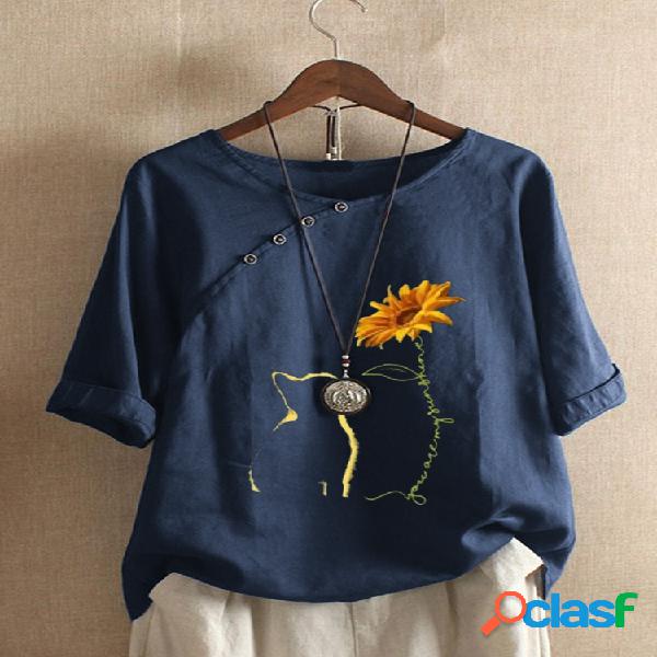 Camiseta de manga curta com estampa floral de gato e decote