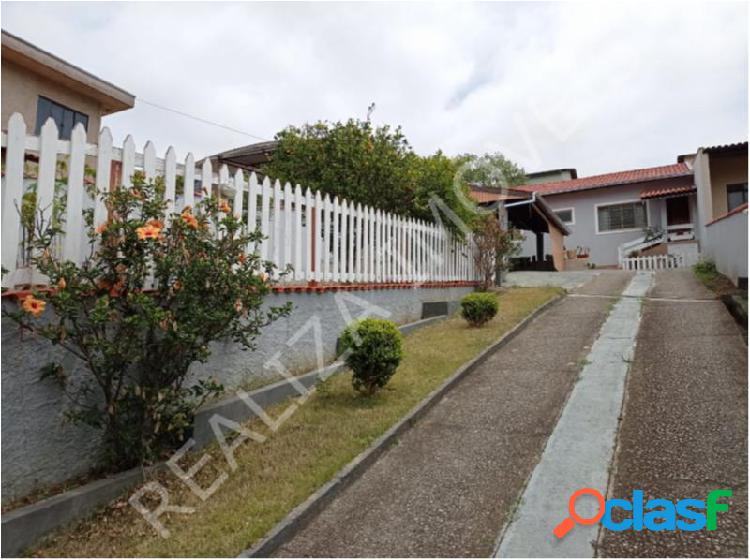 Casa com 2 dorms em Poços de Caldas - Estância São José