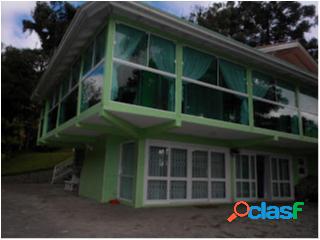 Casa com 6 dorms em Gramado - Planalto por 2.5 milhões à