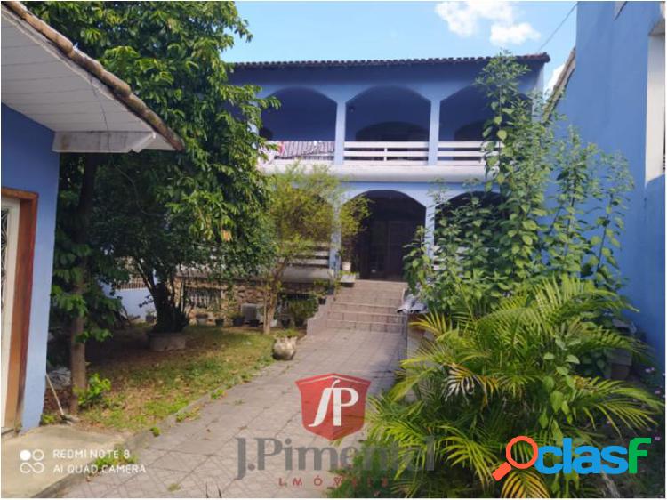 Casa com 6 dorms em Vitória - Pontal de Camburi por 2.9