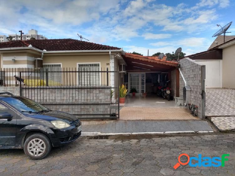 Casa em Condomínio - Venda - São José - SC - Ipiranga