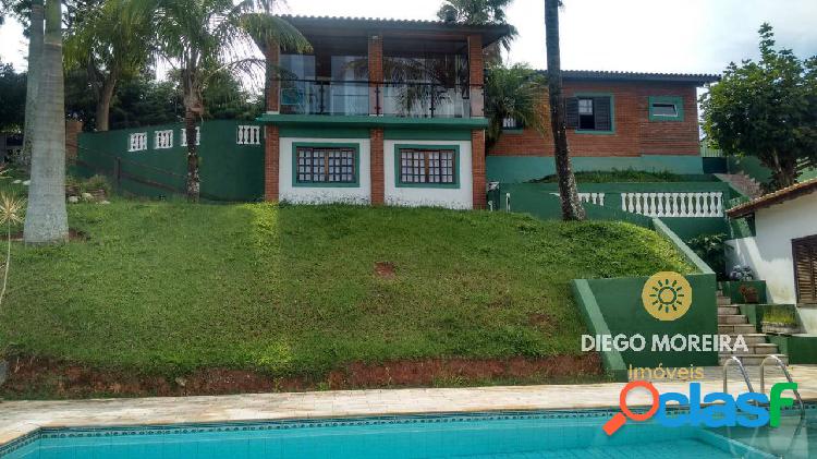 Chácara à venda em Atibaia com 1.400 m²