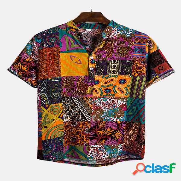 Estilo étnico masculino com impressão em bloco de cores de