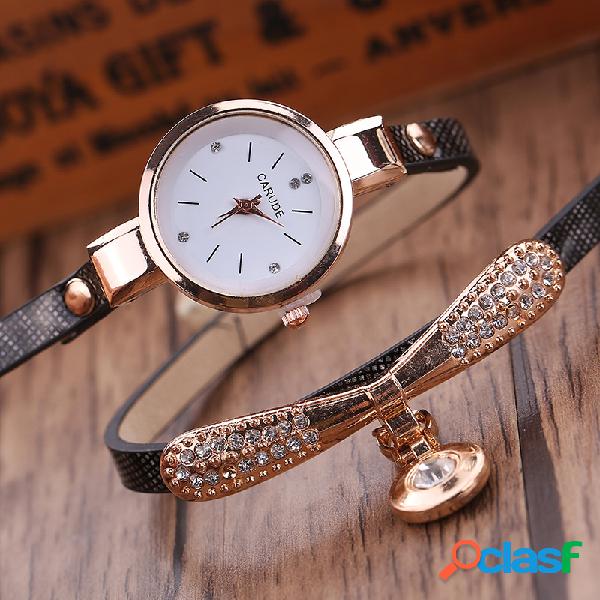 Relógio pu retro multicamada com pulseira de metal