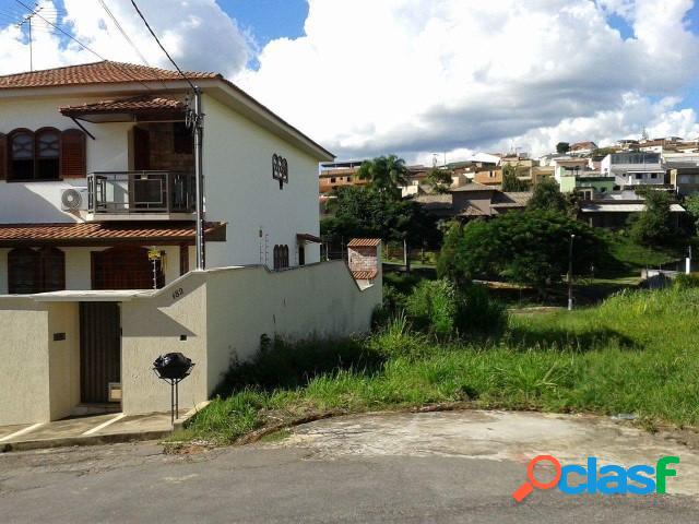 Terreno com 1165 m2 em Varginha - Vila Pinto por 900 mil à