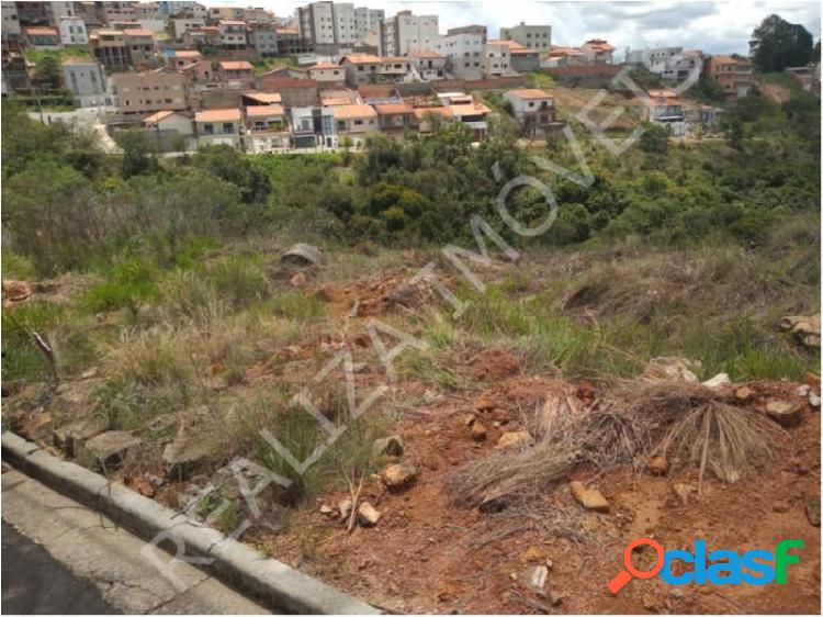 Terreno com 250 m2 em Poços de Caldas - Jardim Bandeirantes