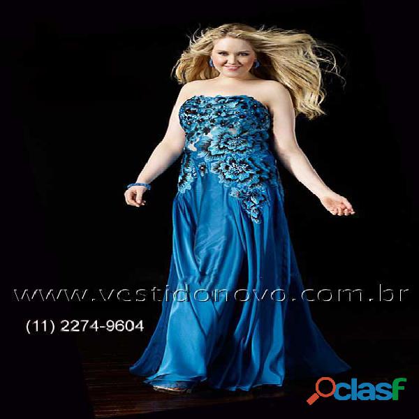 Vestido Plus Size floral azul royal