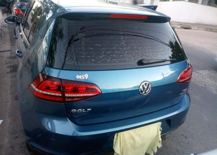 VW - VolksWagen Golf