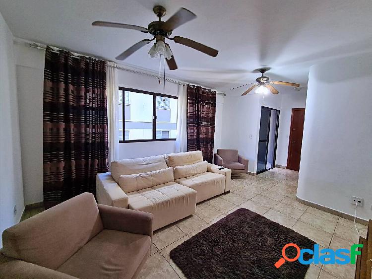 AMPLO APARTAMENTO, 04 DORMITÓRIOS, BAIXA MANUTENÇÃO!