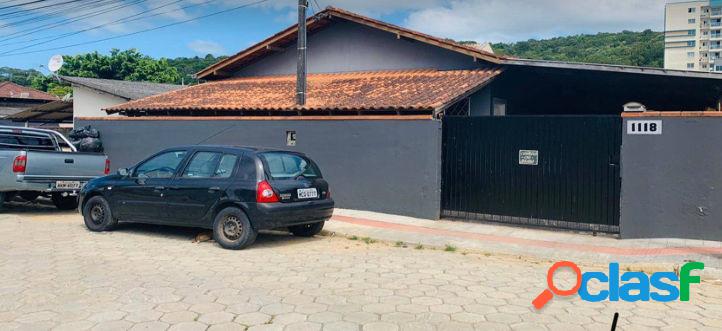 Casa com 2 dormitórios à venda em Camboriú