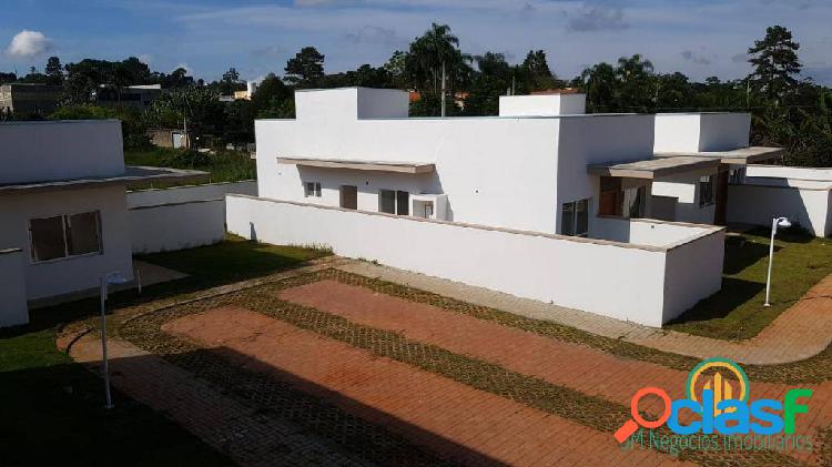 Casa térrea nova, 3 dormitorios(1suíte) quintal, estilo