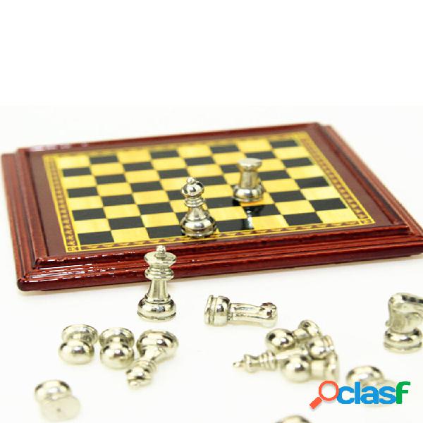 Escala 1:12 Dollhouse Miniature Metal Chess Set Board Toys