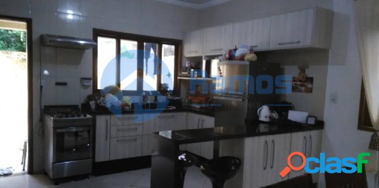 Sobrado com 3 dormitórios - Cond. Villa D´este- Cotia