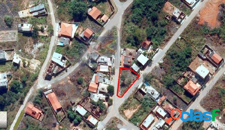 Terreno com 381 m2 em Ribeirão das Neves - Xangrilá por