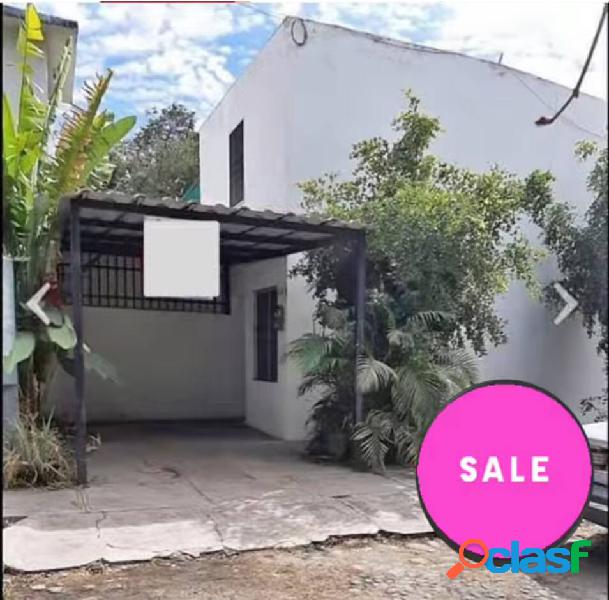 EXCELENTE CASA EN VENTA EN COTO ARBOLEDAS ZONA CENTRO COLIMA