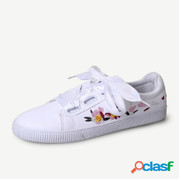 Sapatos femininos casuais bordados de seda chita em seda com