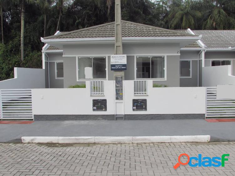 Casa com 2 dormitórios a venda, 53,60 m² por R$ 205.000,00